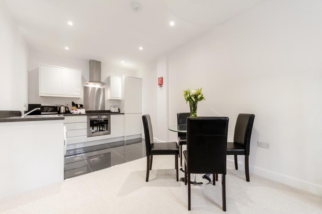 Roomspace Serviced Apartments - Nouvelle House Sutton  Exterior photo